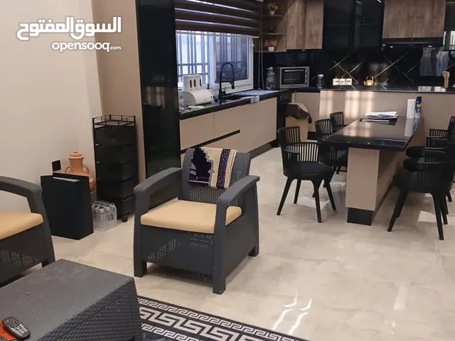 فيلا  جديدة للأجار في الهواري مفروشة علي دورين مفصولات   من جها مصنع السمينتو و مقبرة القديمة