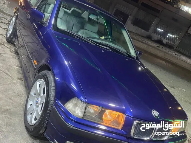 BMW وطواط 318