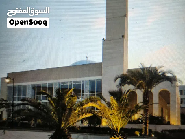 للفرص شقة 149م ارضى بجاردن 44 م بكمبوند فيلدج ويست village west الشيخ زايد
