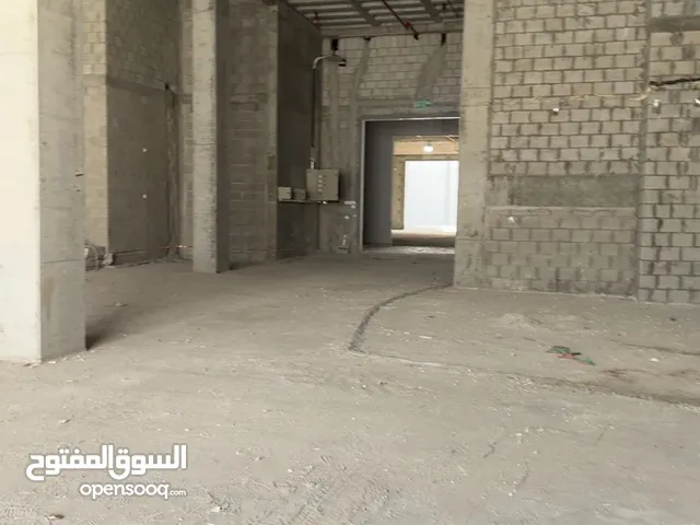 محل للإيجار بالشويخ الصناعية – 300م + ارتداد 200م