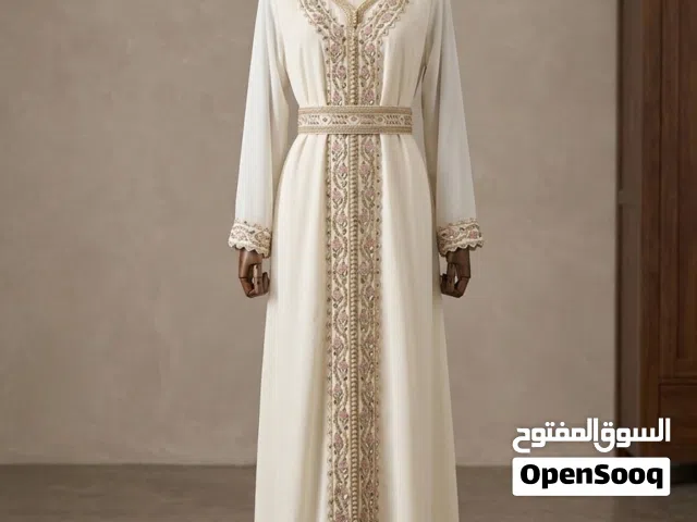 قفطان رسمي لون ذهبي
