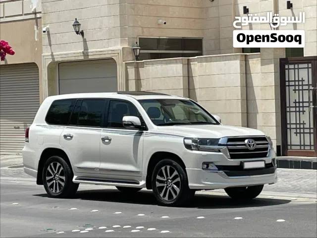 2019 Toyota Land Cruiser Grand Touring