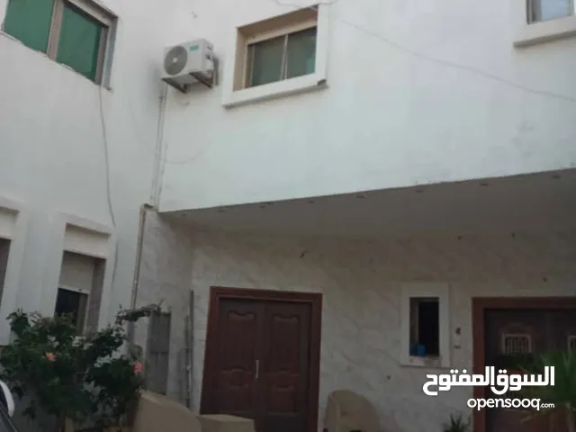 300 m2 More than 6 bedrooms Villa for Rent in Benghazi Venice