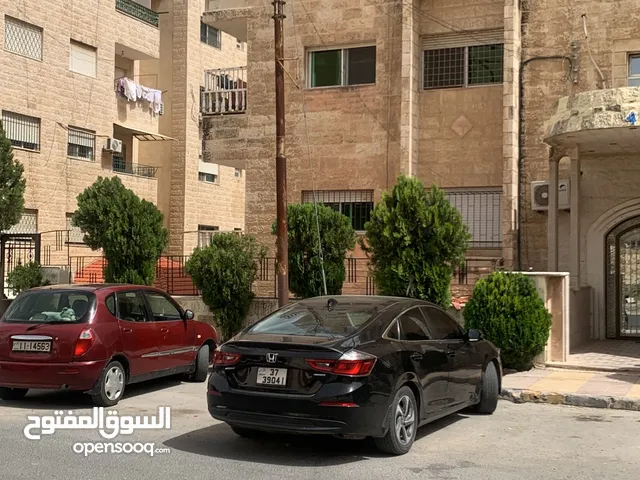شقه للايجار - عمان - المدينه الرياضيه - خلف اسواق بيت العز