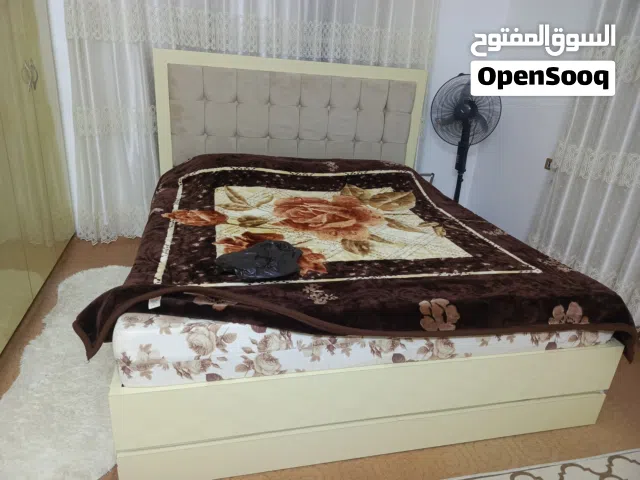 غرفة نوم للبيع في إربد