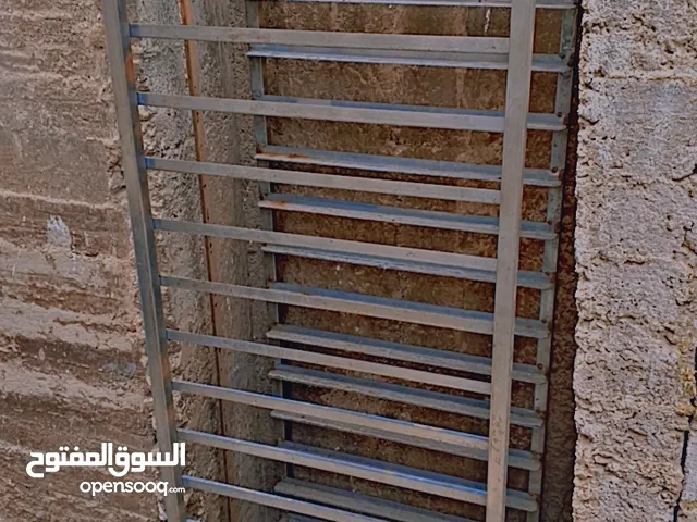 سيبه للحلويات حديد و ستانلس، وباب حديد
