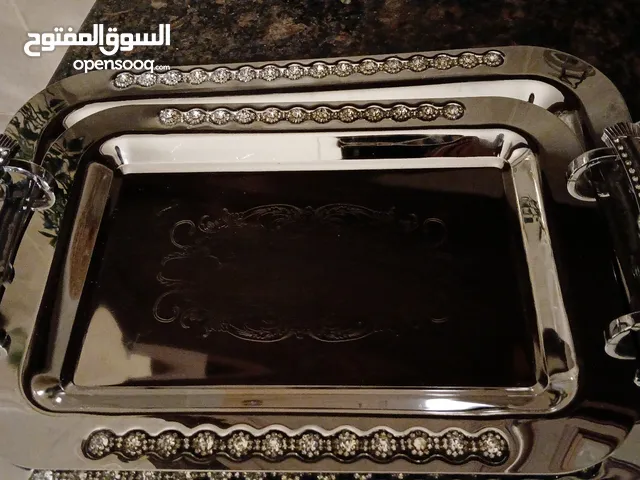 صينيه عدد 2 ستانليس ستيل ثقيلة بحال الجديد والاغراض اغلبها جديد غير مستعملة