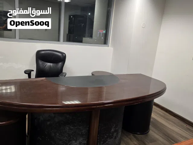 مستلزمات مكاتب مستعمل شبه جديد