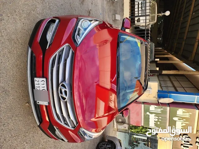 2018 Red Hyundai Santa-Fe