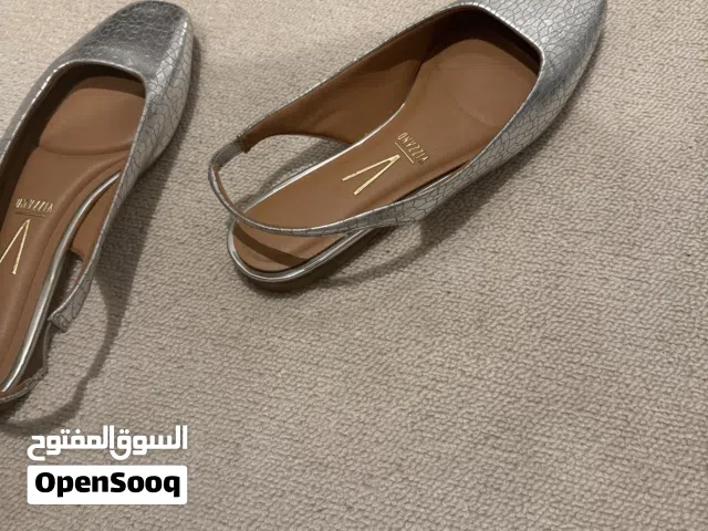 صندل فضي نسائي
