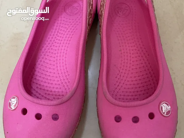 Crocs size J2