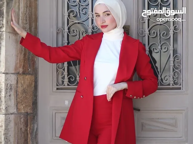 طقم جديد لون احمر قماش بجنن بسعر التصفيه خصم 70٪