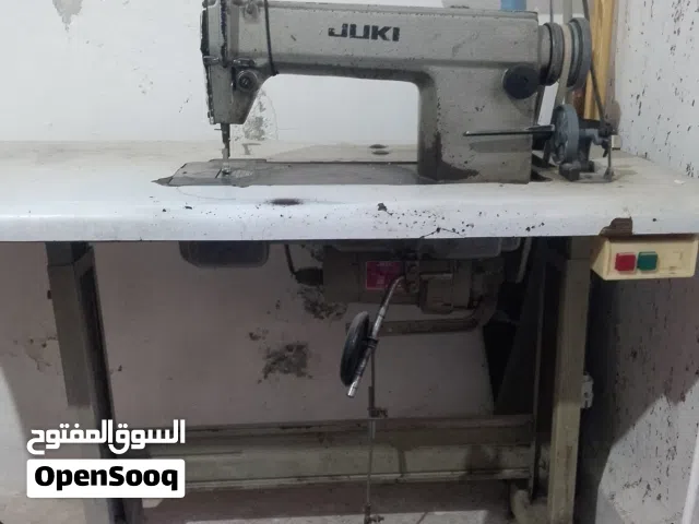 ماكينه خياطه بحاله جيده للبيع قابل المراعاه للجادين