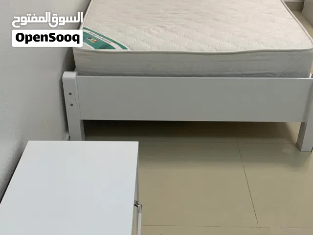 إعلان بيع سرير وكومودينه مع دوشق طبي