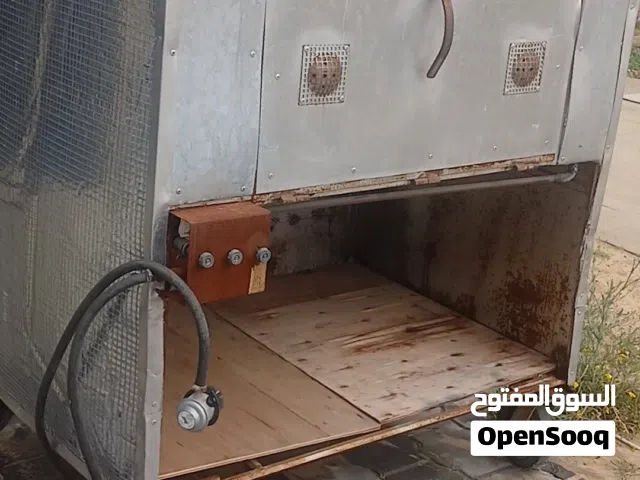 فرن للذبايح والبيتزا والفطاير وصواني والسمك ..الطول متر ونص والعرض 1.25والعمق 95 وشرط شغال ونظيف ومع