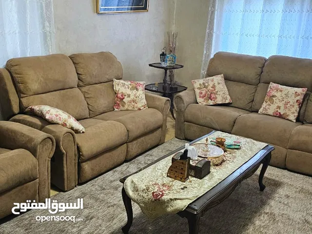 طقم كنب ريكلاينر نضيف