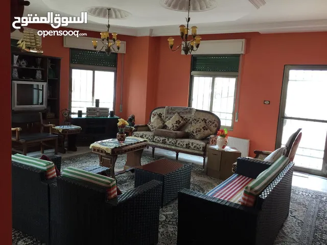 400 m2 More than 6 bedrooms Villa for Sale in Amman Jabal Al Zohor