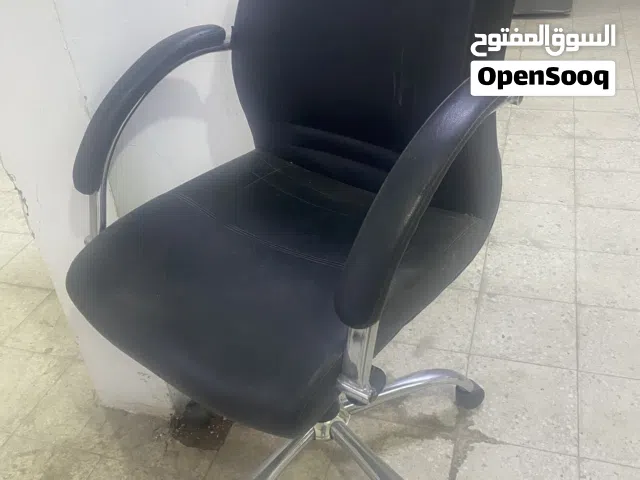 كرسي مكتب بحالة جيدة
