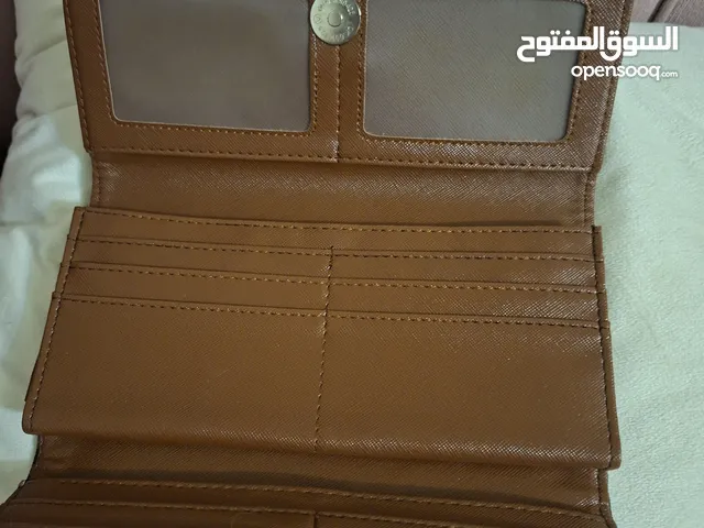 محفظه جديده استخدمت يوم واحد