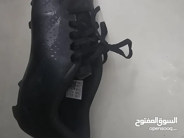 حذاء رياضي