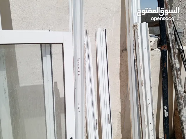 موجود شباك قياس 138/199 موجود باب 131/223