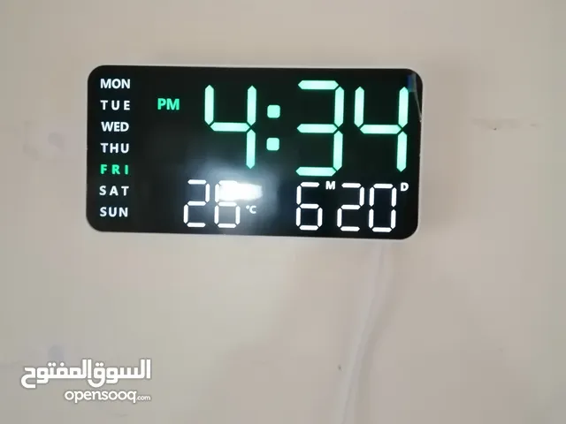ساعات ديجتال مضيئة تعمل بالبطارية او كهرباء