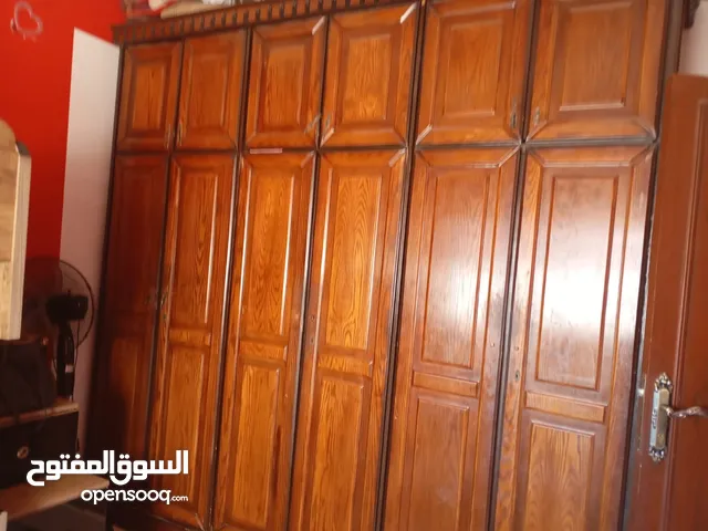اثاث مستعمل غرفة نوم وطقمين كنب وغرفة اطفال سرير طابقين وخزانة طابقين والخ ....
