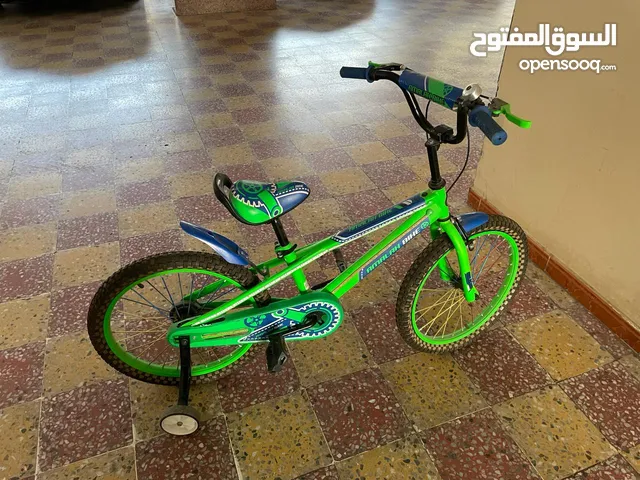 دراجة هوائية مستعملة.. عدد 2 دراجة رياضية للأطفال مستعمله استعمال خفيف جدا