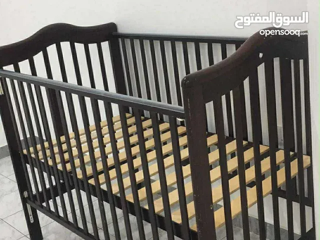 للبيع سرير اطفال بحاله ممتازه