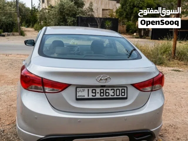 2012 هيونداي افانتي SE