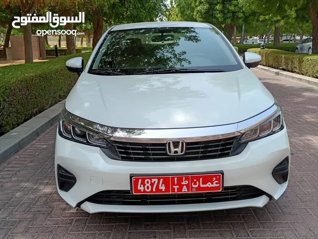 Sedan Honda in Muscat