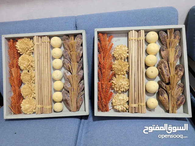 تم التخفيض للجادين فقط لوحه فنيه وبرواز للديكور جميل وراقي لاصحاب الذوق الرفيع و يعطي جماليه للمكان
