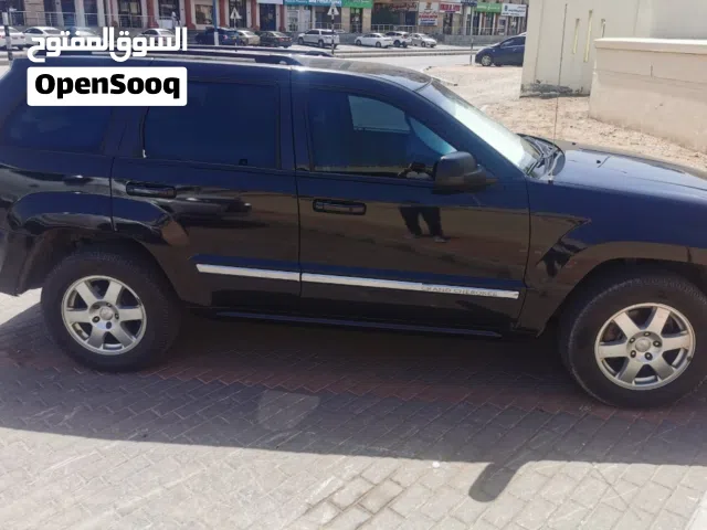 جيب شيروكي للبيع  للسفر