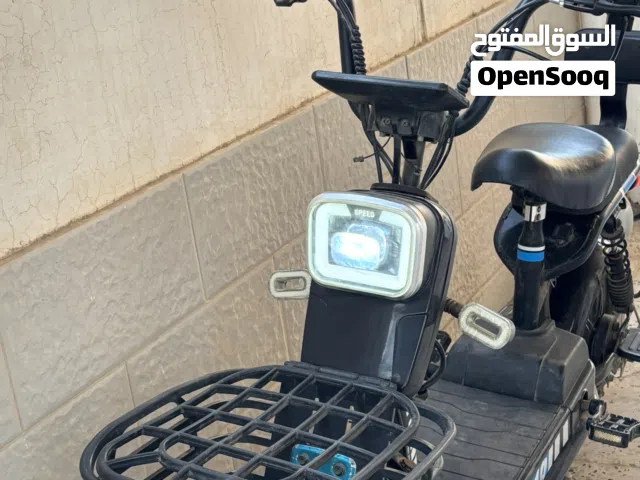 دراجه كهربائية بتصميم قوي ومميز