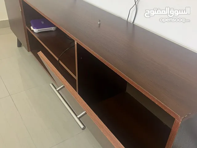 دولاب مكتبة تلفزيون تحف واغراض سمبل وناعمه