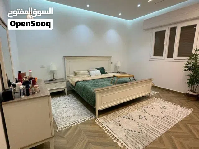 280 m2 5 Bedrooms Villa for Sale in Tripoli Souq Al-Juma'a