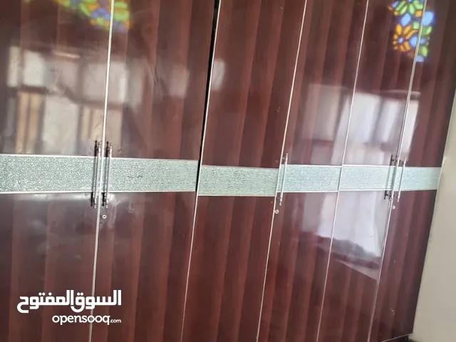 دولاب 6 فتحات خارجي مستخدم نظيف