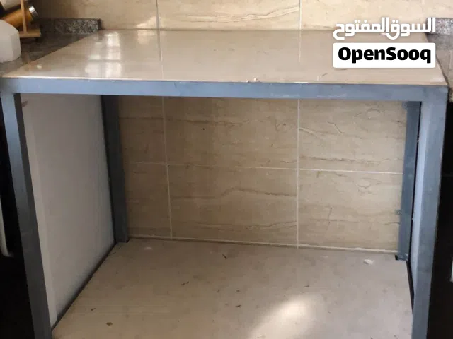 طاولة مطبخ