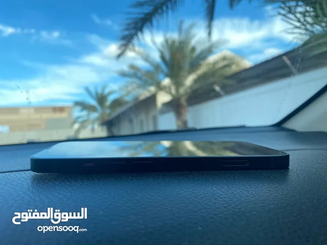 Apple iPhone 13 128 GB in Muharraq
