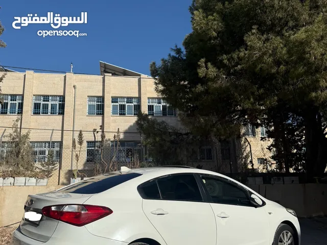 كياK3 سيراتو فتحة سقف 2014 بنزين ماتور 1600 نخب