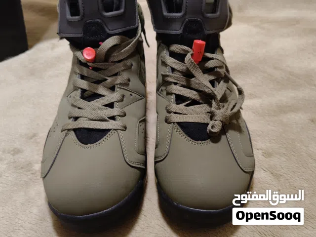 بوت رياضي زيتوني