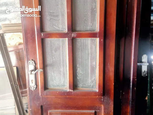 ابواب خشب سويد شبه وكاله وشبابيك المنيوم وجاكوزي وبوابات حديد