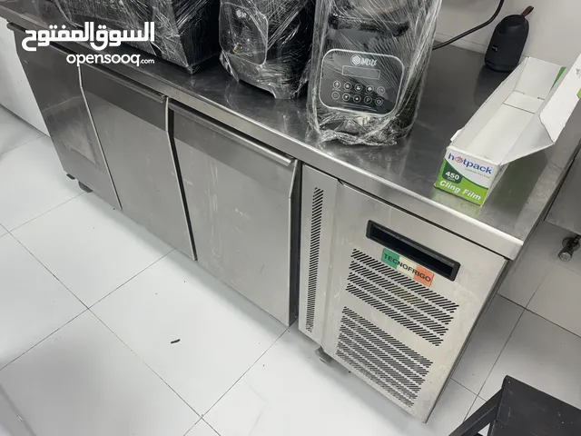 معدات مستخدمة سنة