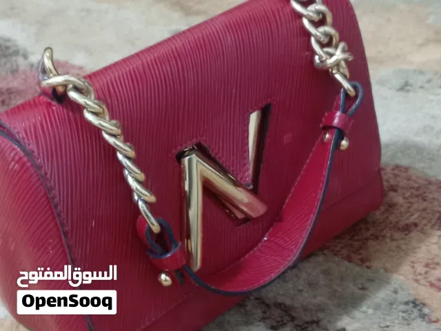 شنطه حمره استعمال خفيف