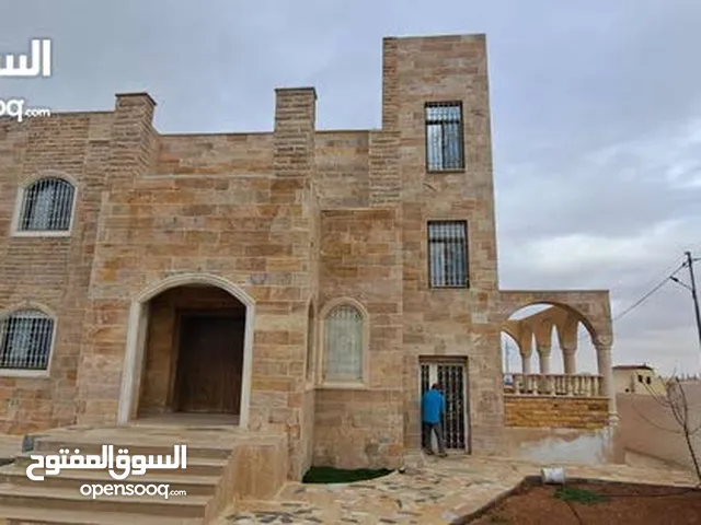 450 m2 More than 6 bedrooms Villa for Sale in Amman Al Qastal