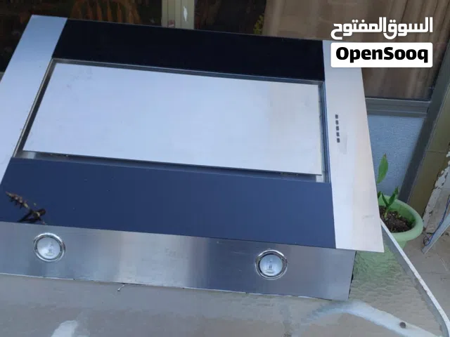 شفاط مطبخ مع سبوتات بحالة ممتازة