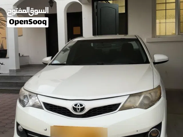 2015 تويوتا كامري SE