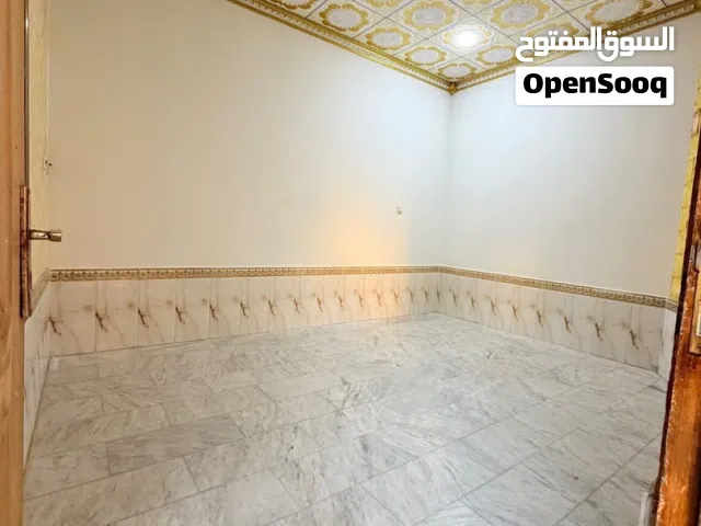 150 m2 2 Bedrooms Apartments for Rent in Basra Maqal