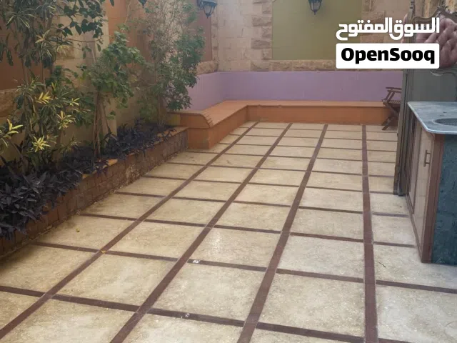 190 m2 4 Bedrooms Villa for Sale in Giza Sheikh Zayed