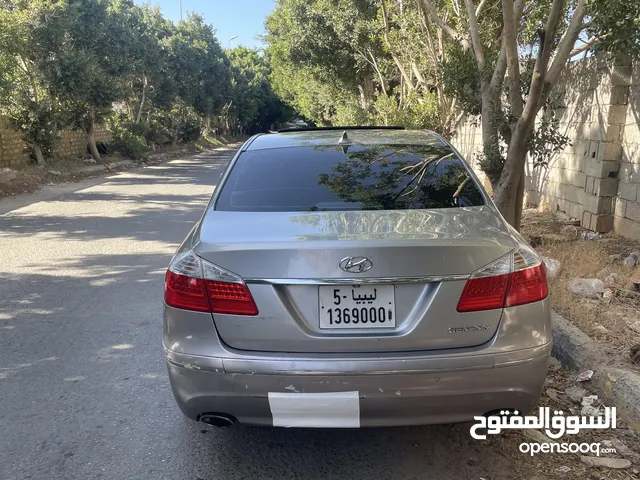 Used Genesis G70 in Tripoli